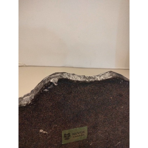 Nuvuk Eskimo Family Stone Carved Figurine. - Picture 6 of 7